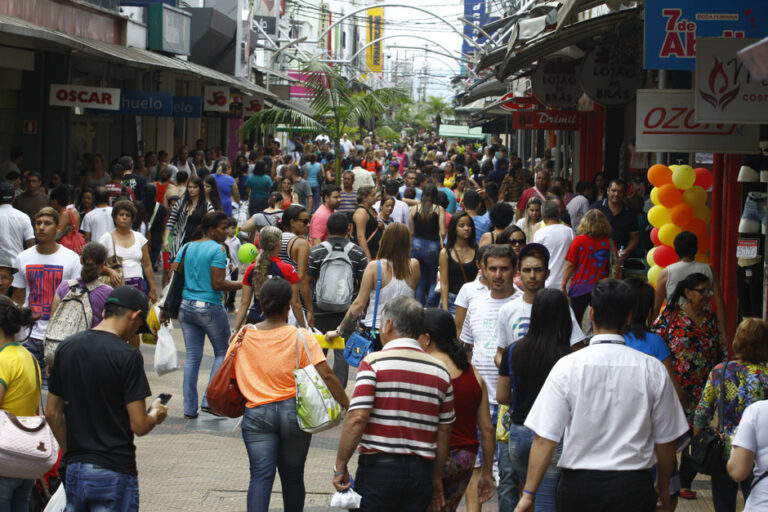 Na próxima segunda-feira, 1º de janeiro, o país celebra o feriado da Confraternização Universal, conhecido como Ano Novo