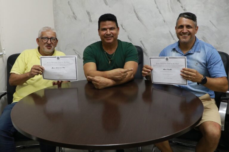 Vereadores tomam posse em Praia Grande, após candidaturas laranja na última eleição