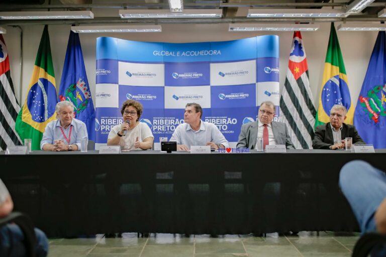 Novo Conselho Municipal de Saúde toma posse