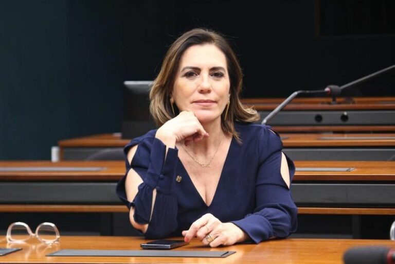 Direito de resposta à deputada federal Rosana Valle