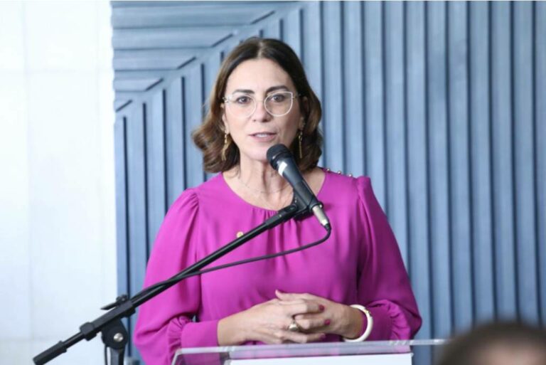 Deputada Federal Rosana Valle é a segunda mais bem avaliada na Baixada Santista