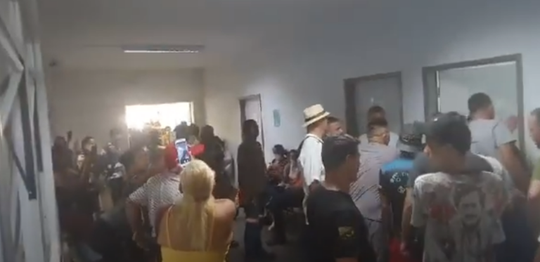 Superlotação causa tumulto no Hospital Ouro Verde em Campinas
