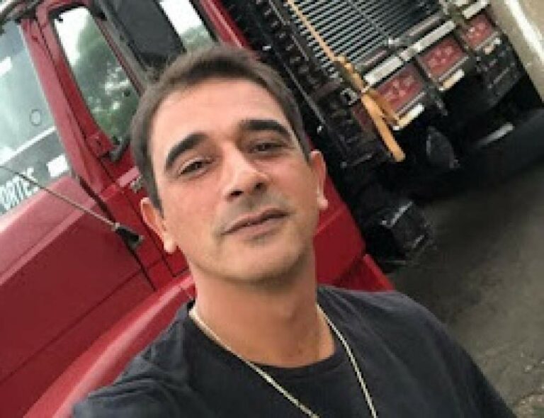 Caminhoneiro morre após tombamento de caminhão em Coroados