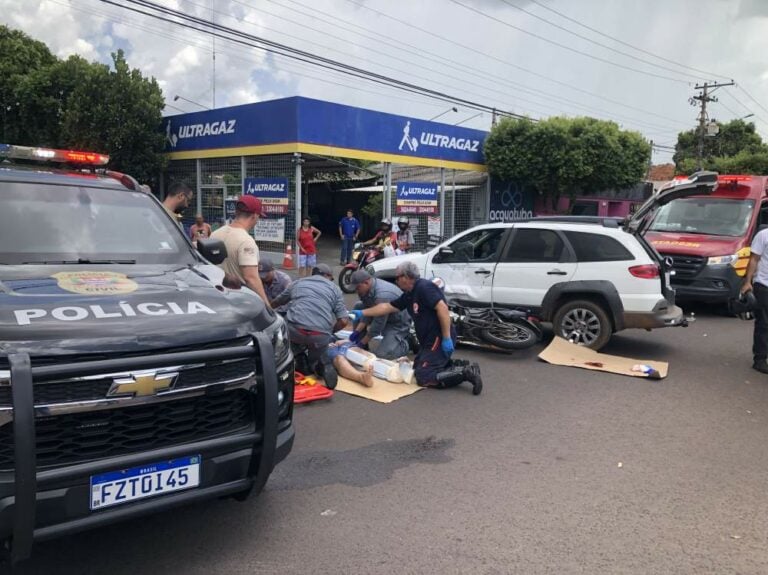 Acidente entre moto e carro deixa casal ferido em Araçatuba