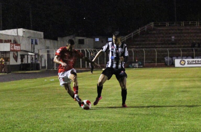 Comercial arranca empate em Bauru 