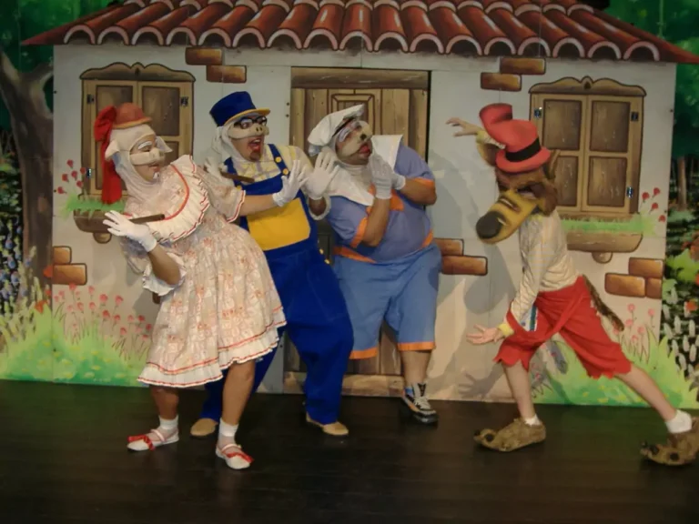 Férias no Bosque tem teatro infantil "Os três Porquinhos"