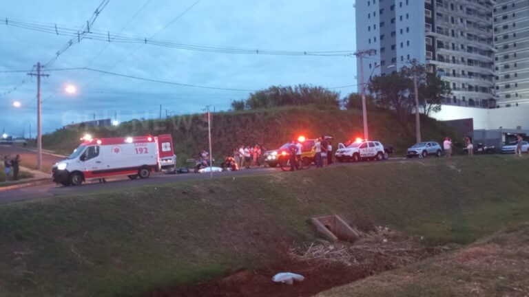 Motociclista morre após colisão frontal envolvendo Amarok na zona Sul