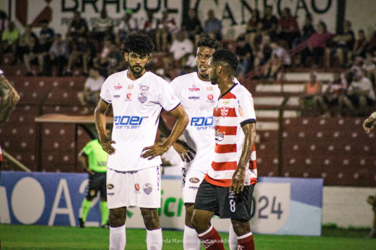 Comercial perde e ocupa a lanterna da A2 