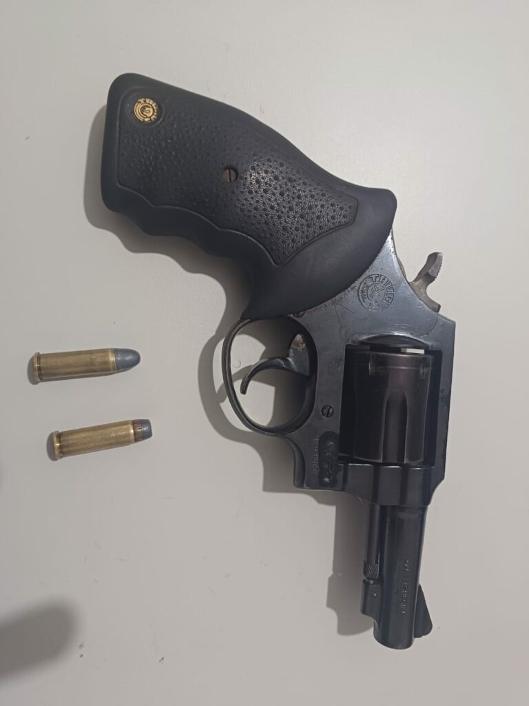 Polícia Militar prende acusado por posse ilegal de arma em Santópolis do Aguapei