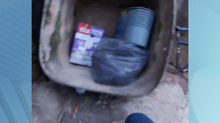 Polícia flagra homem escondendo drogas em caixa d'água e prende em flagrante