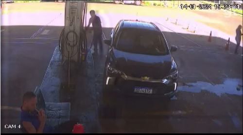 Idosos morrem após acidente em posto de combustível