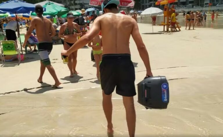 Guarujá divulga balanço de apreensões de caixas de som nas praias