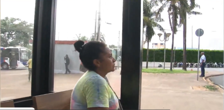 Passageira fica ferida após acidente com dois ônibus em terminal de Ribeirão Preto