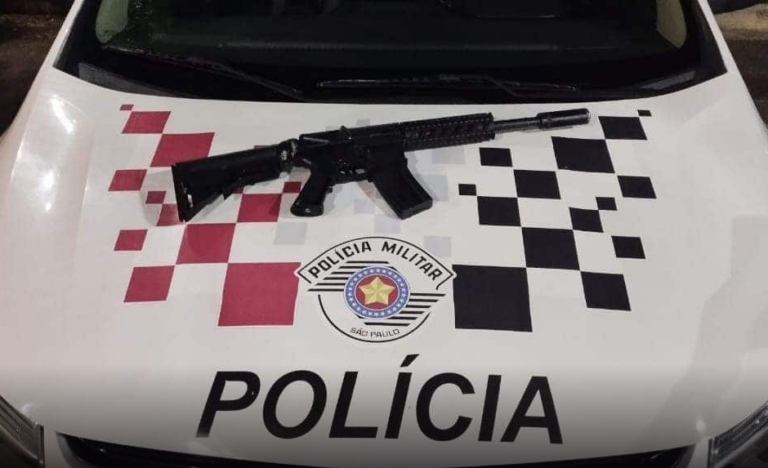 Morador atira fuzil de calibre restrito nas ruas de cidade do interior de SP