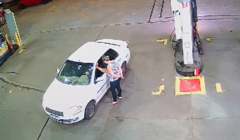 Exclusivo Câmeras de segurança flagram feminicídio em posto de combustíveis em Campinas