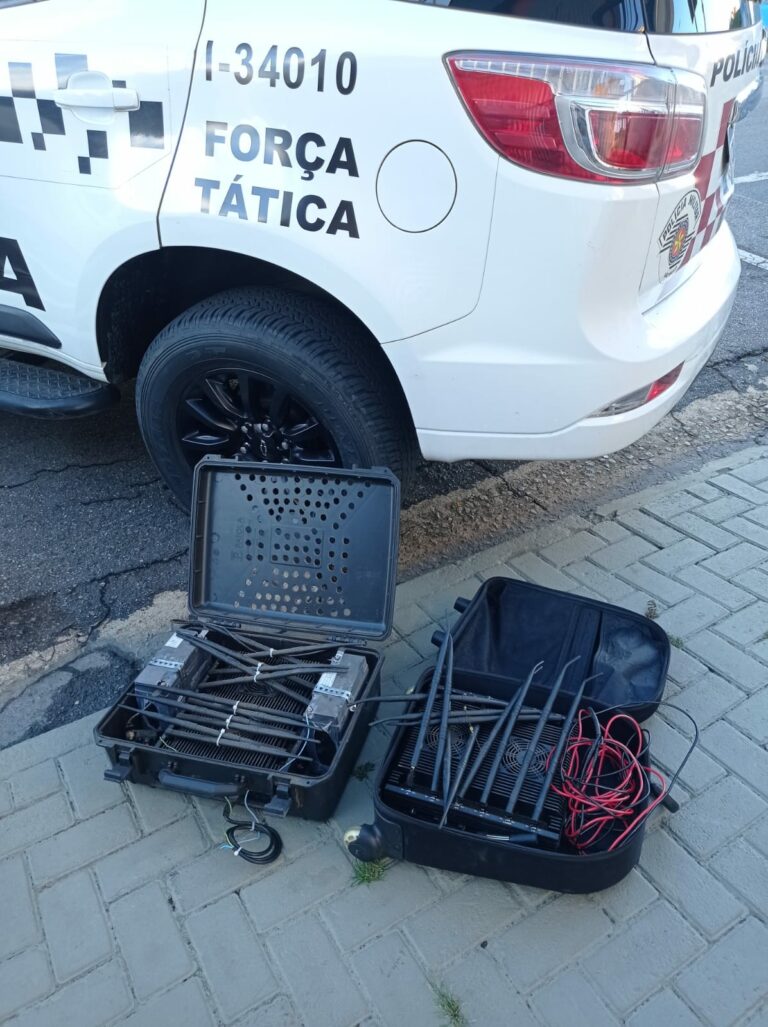 Motorista de caminhão é feito refém em Atibaia e libertado em Guarulhos