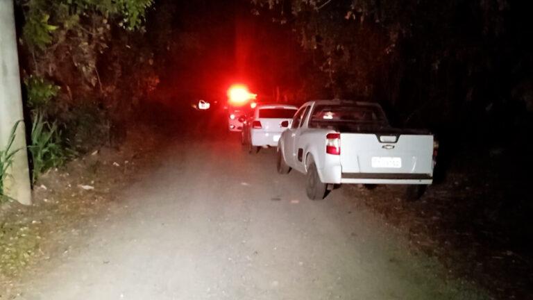 Motorista de app tem carro roubado e suspeitos trocam tiros com a polícia