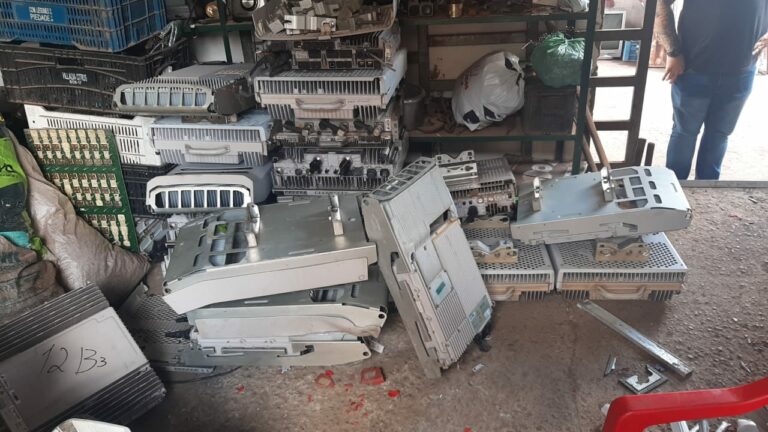 Polícia Civil localiza placas de telefonia furtadas avaliadas em R$300 mil