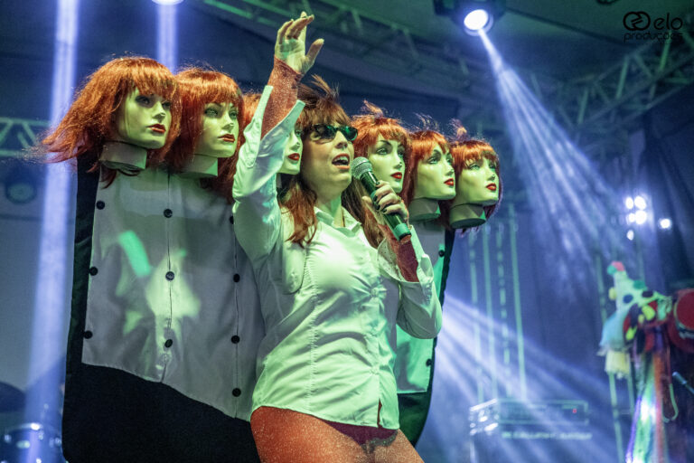 Covers oficiais como da cantora Rita Lee agitam Indaiatuba