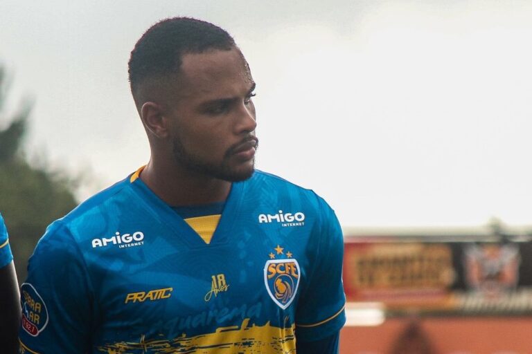 Jogador de time carioca sofre grave acidente e passará por cirurgia na coluna