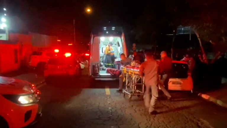 Jovem é baleado no rosto ao tentar evitar roubo