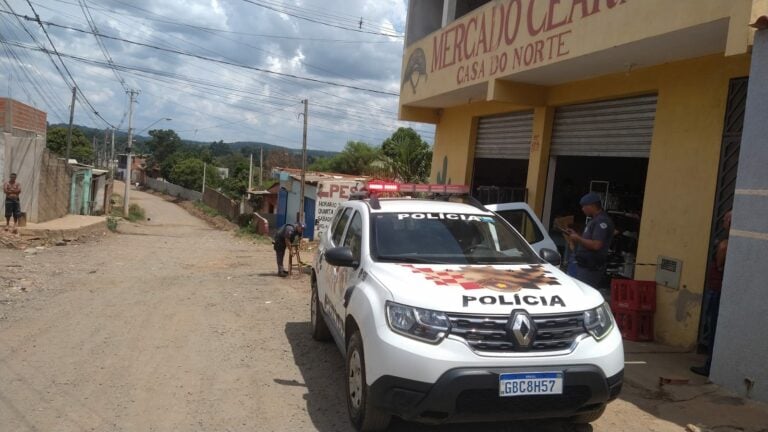 Mulher é feita de "escudo" por homem que invade comércio ao ser alvo de tiros em Campinas
