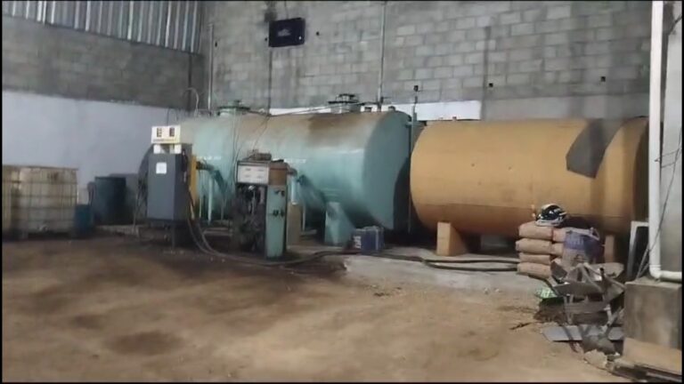 Dupla é presa suspeita de adulterar combustível na região