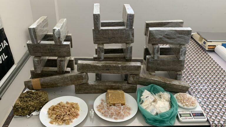 Ação conjunta resulta na apreensão de 32 tijolos de drogas em Atibaia