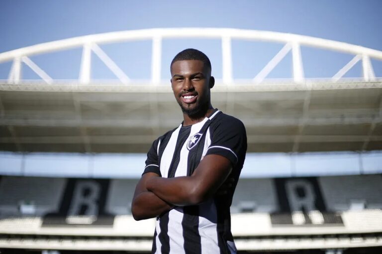 Botafogo traz lateral do Botafogo carioca para temporada de 2024