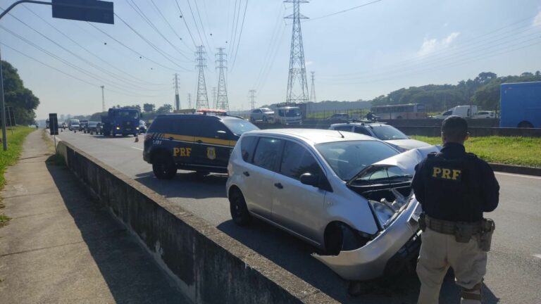 batida carros dutra sjc