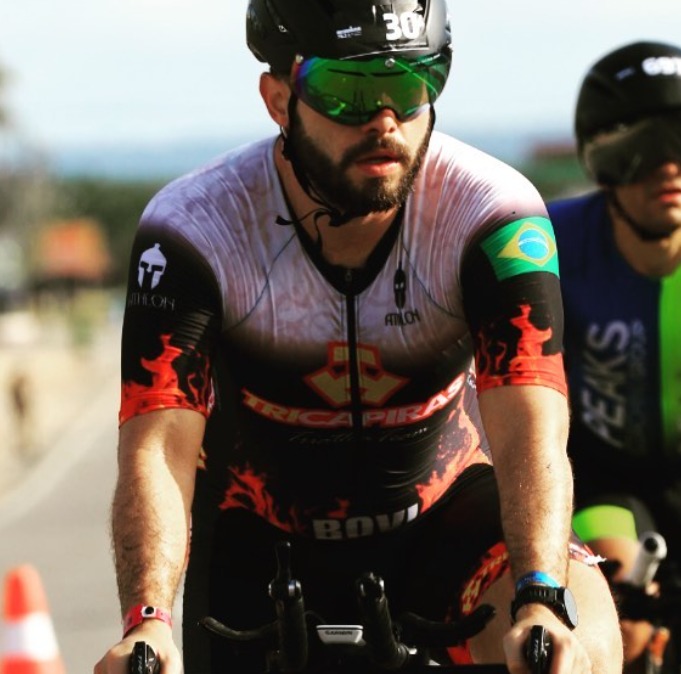 Ciclista sofre mal súbito e morre enquanto pedalava em rodovia do interior