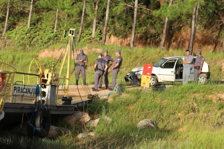 Avó e neta morrem após carro cair na represa em Natividade da Serra