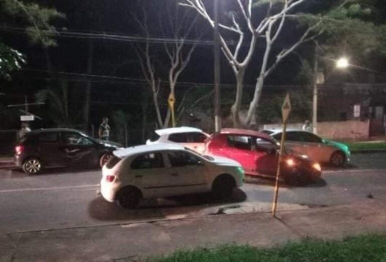Motorista bate em 4 carros e abandona o próprio veículo em avenida de Araçatuba