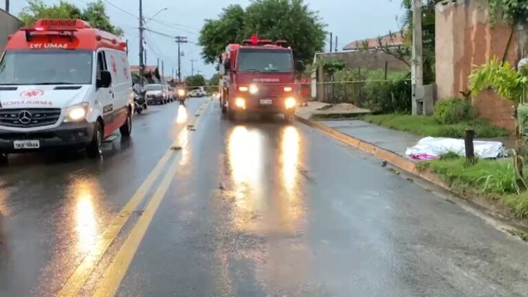 Mãe e filha morrem afogadas por tentarem retirar carro de enxurrada em Limeira