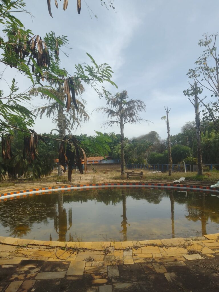 Moradores denunciam abandono de clube no interior de SP