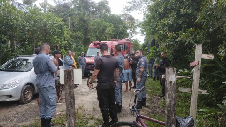 Perdidos e multados: Bombeiros resgata 4 pessoas perdidas em trilha que vão pagar até R$10 mil de multa