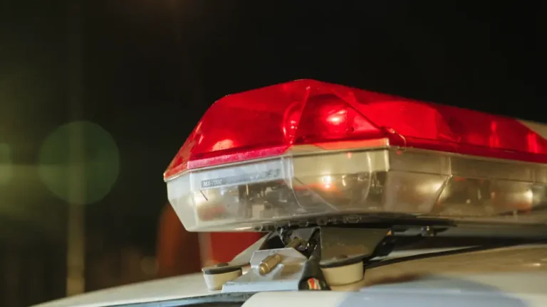 Homem invade igreja durante culto de ano novo e tenta matar atual da ex-namorada