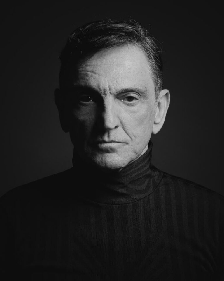 Paulo Miklos celebra seus 65 anos com os ouvintes da NOVABRASIL