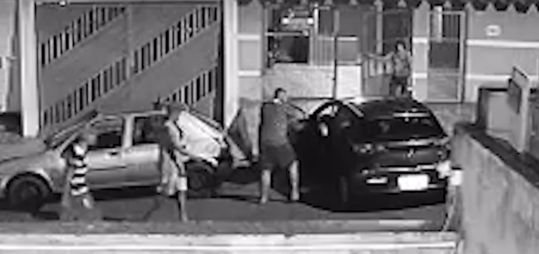 Quadrilha rende casal quando entrava em casa no interior de SP