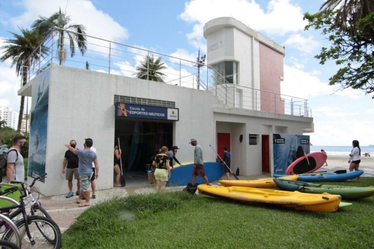 Escola de Esportes Náuticos oferece cursos gratuitos para santistas e turistas