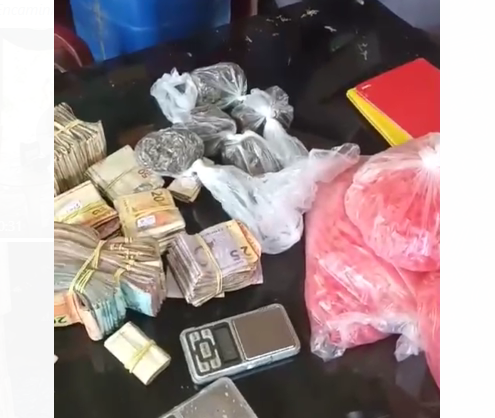 Casas bombas usadas por traficantes são encontradas em meio de mata no Guarujá