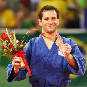 Escola Thathi promove manhã esportiva com Thiago Camilo em Araçatuba