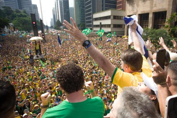 Avenida Paulista terá coral e desfile de carros antigos para celebrar 130  anos