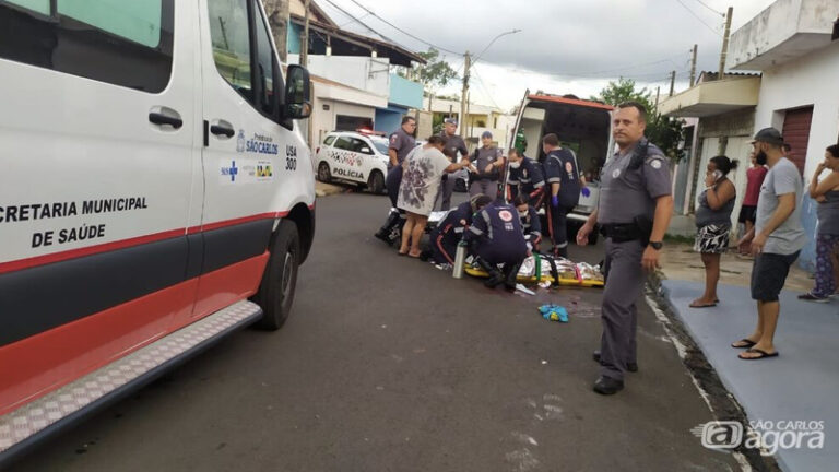 Na companhia dos 3 filhos, mulher de 27 anos é esfaqueada pelo ex-marido e fica em estado grave
