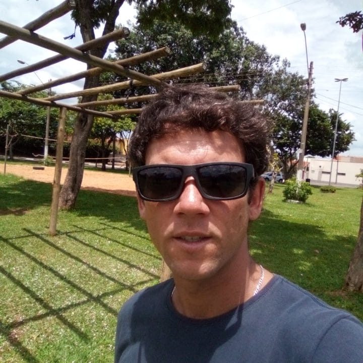 Homem é encontrado morto em estádio após briga com melhor amigo