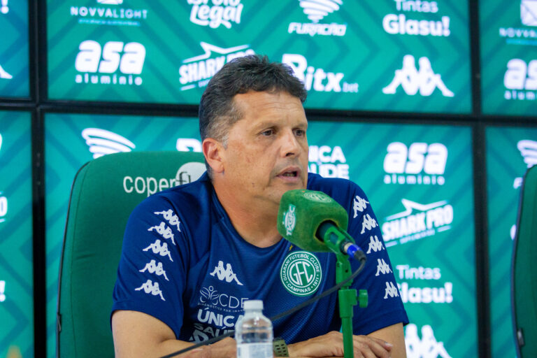 Claudinei Oliveira comanda primeiro e Guarani finalização preparação contra o Santo André. Foto: Raphael Silvestre/@guaranifc_oficial