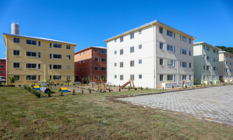 Após um ano da tragédia, 518 moradias são entregues em São Sebastião