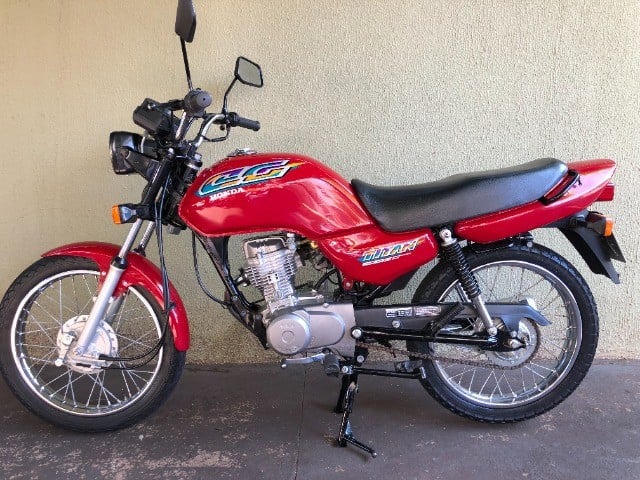 Adolescente de 14 anos é detido ao furtar motocicleta estacionada na avenida do Café