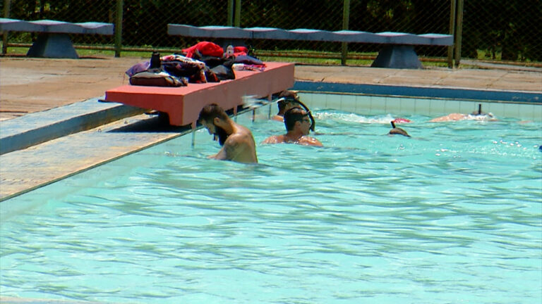 Campinas oferece aulas de natação e hidroginástica gratuitas; saiba como participar