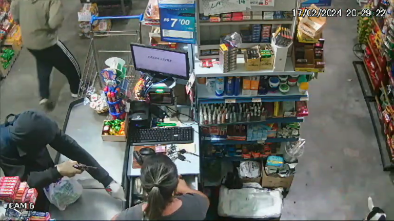 mercado é roubado em cunha